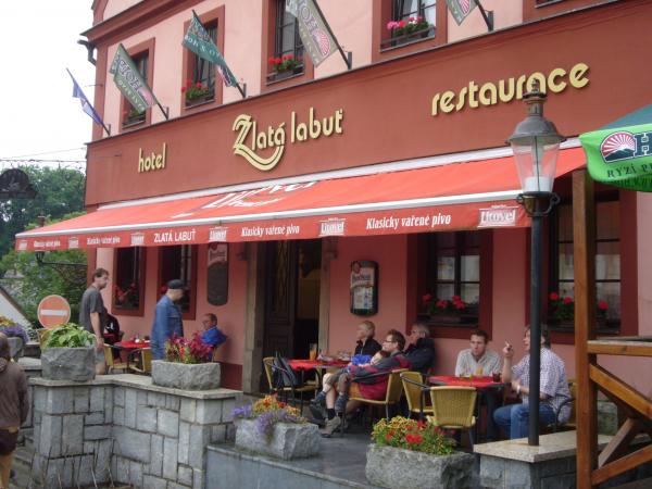 Restaurace Hotel Zlatá Labuť